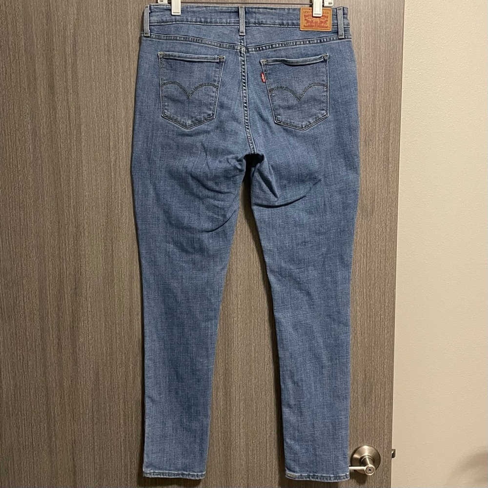 Levi’s 711 Skinny Jeggings - Light Wash & Stretchy - Size 31